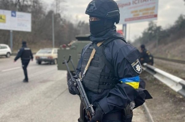 ЯК ПОВОДИТИСЯ НА БЛОКПОСТАХ